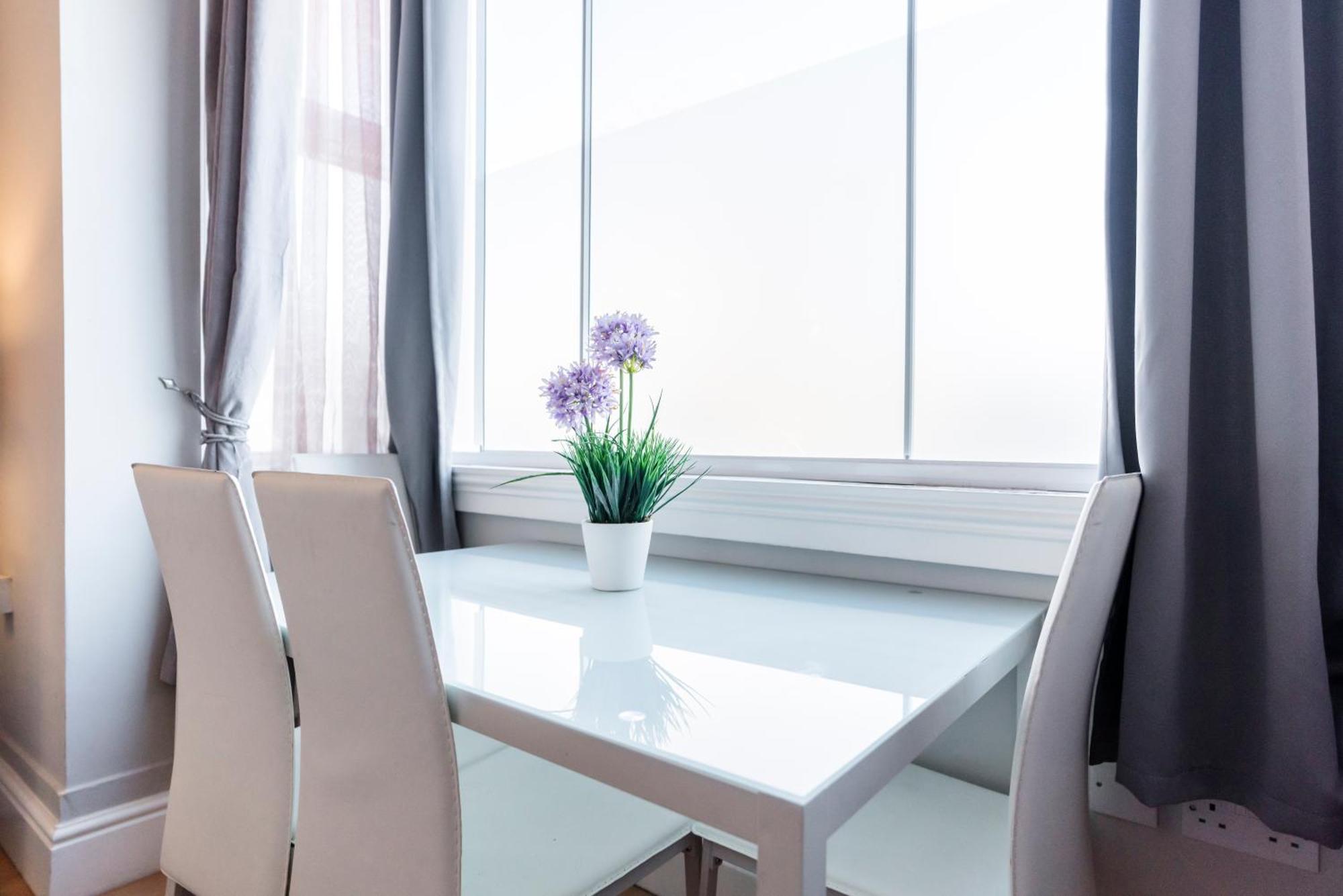 1 Riverside Apartments NWI Eksteriør bilde